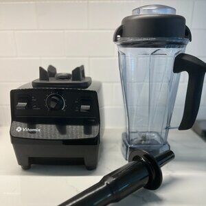 Vitamix 5200 Blender, Professional-Grade, Container, Self-Cleaning 64 oz, Black